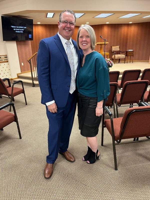 Shannon and Trisha Sloan standing together